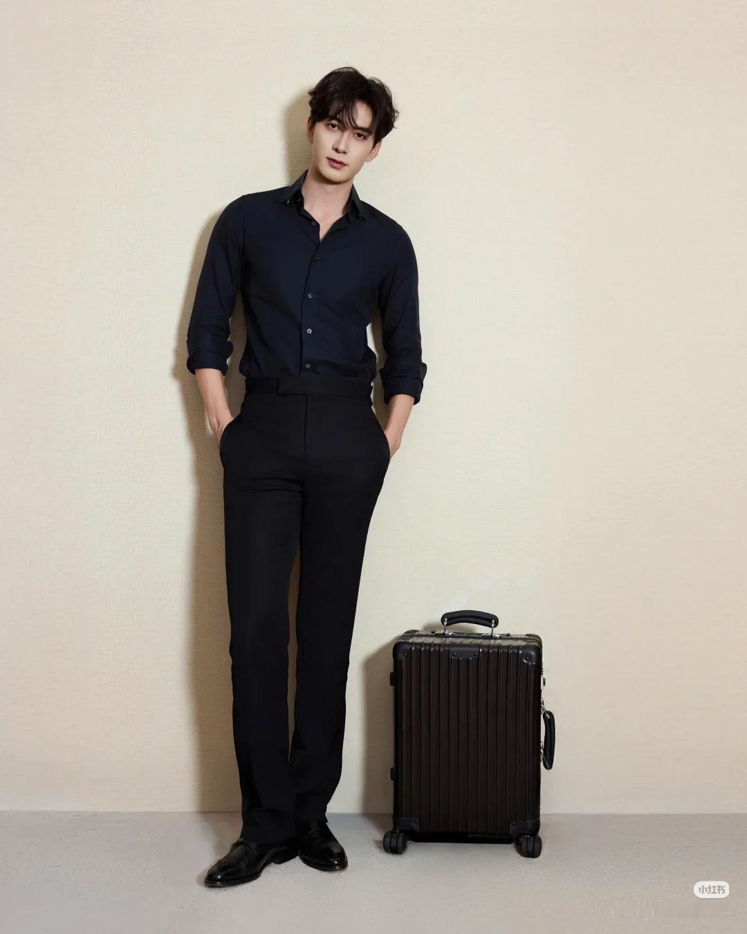 哇，陈星旭和RIMOWA超级适配！有格调！好帅的图[舔屏][舔屏] ​​​