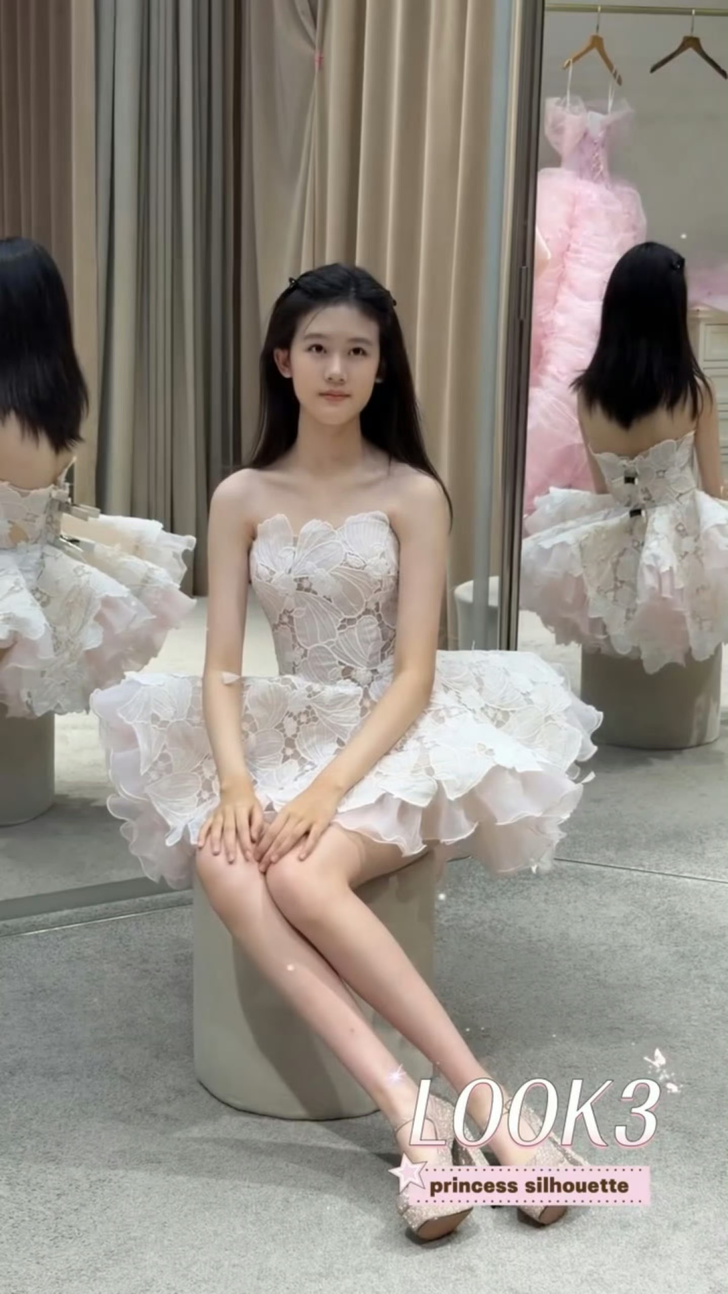 陆毅鲍蕾女儿贝儿大长腿呀陆毅鲍蕾女儿18岁生日试装
