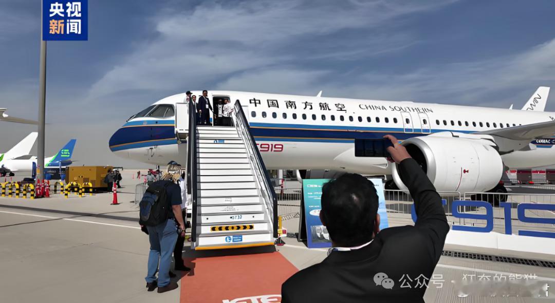 美国人这回算盘真打崩了，迪拜航展上那一排中国发动机，才是让他们彻夜难眠的真相要说