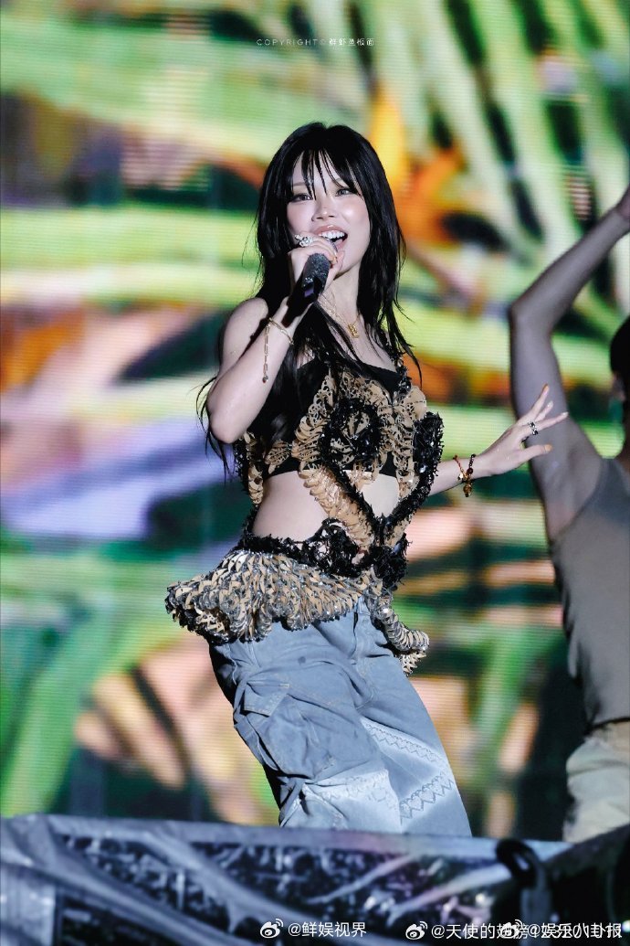 万妮达上歌手田曦薇打call歌手今晚十人抢位歌手2026今晚歌手席位争夺超激烈，