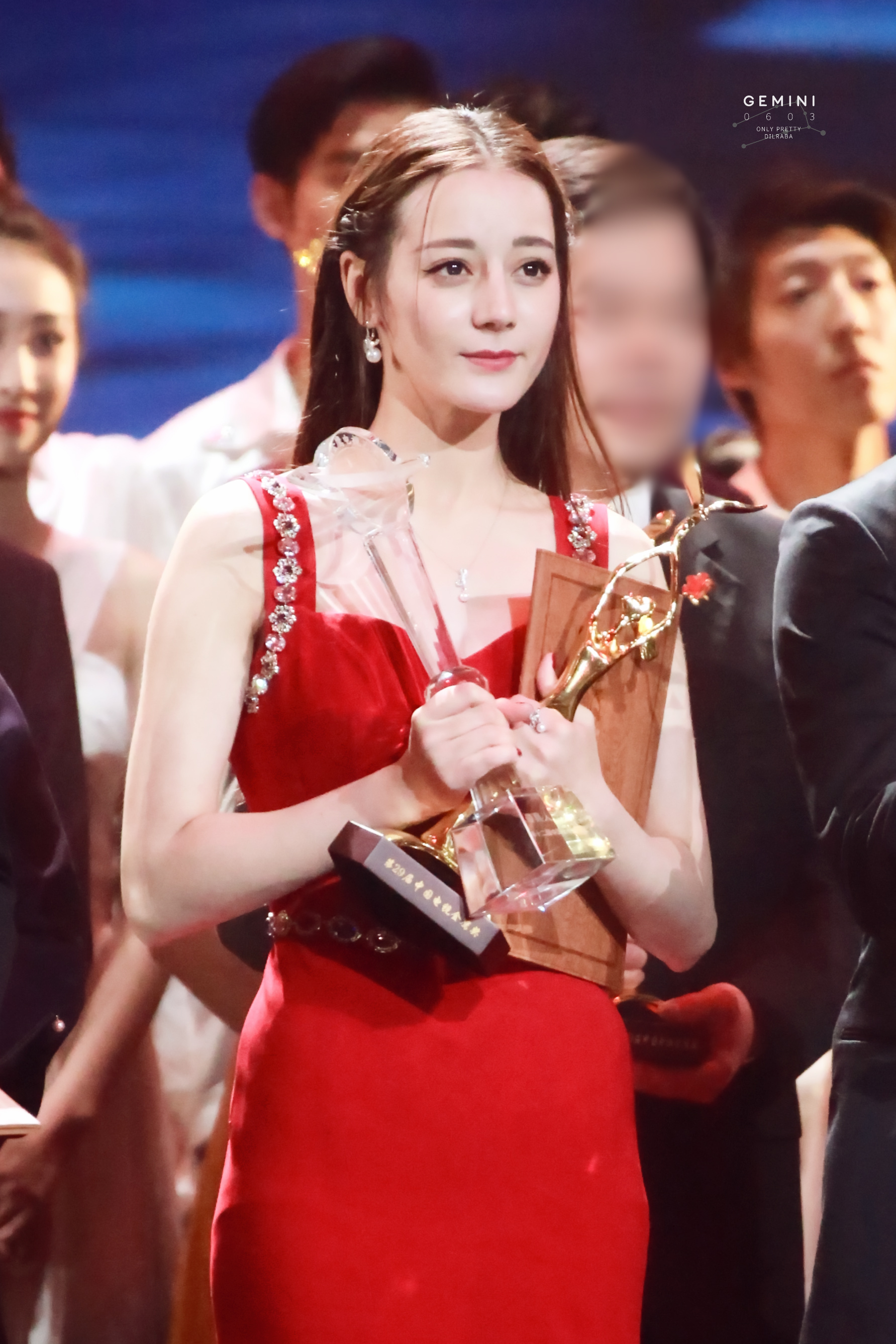 迪丽热巴功夫女足 dlrb迪丽热巴钰珑 “我没有后悔过我过去的任何一件事情，我都