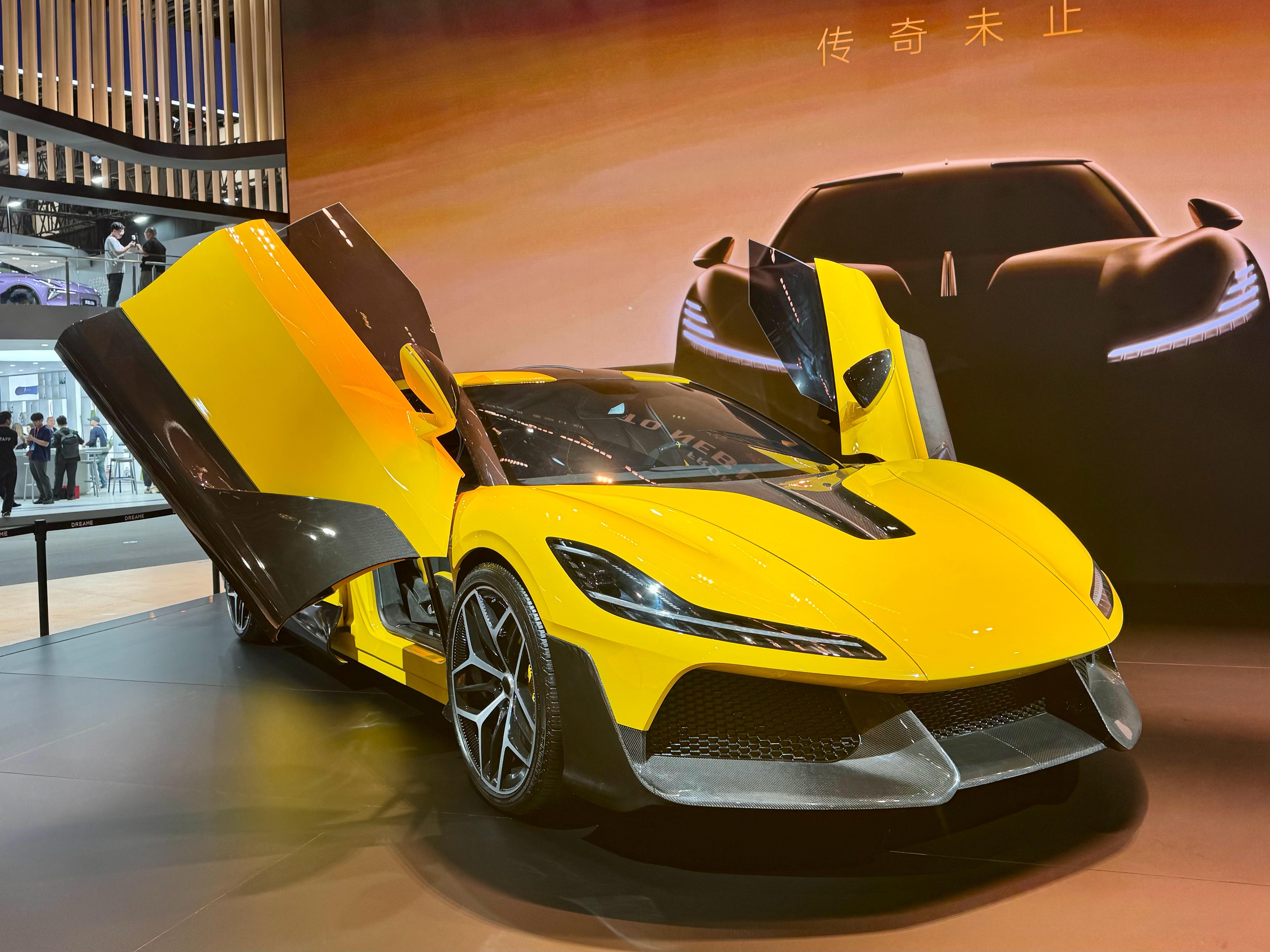 靠不靠谱先不说，追觅这几个车竟然搞出了家族式设计语言。 