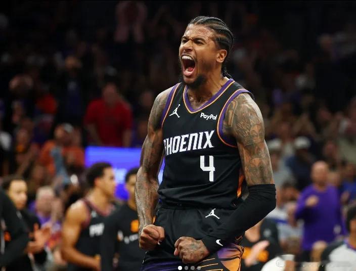 格林变身历史第三人太阳的贾伦-格林出战40分钟，20投14中，其中三分球14投8