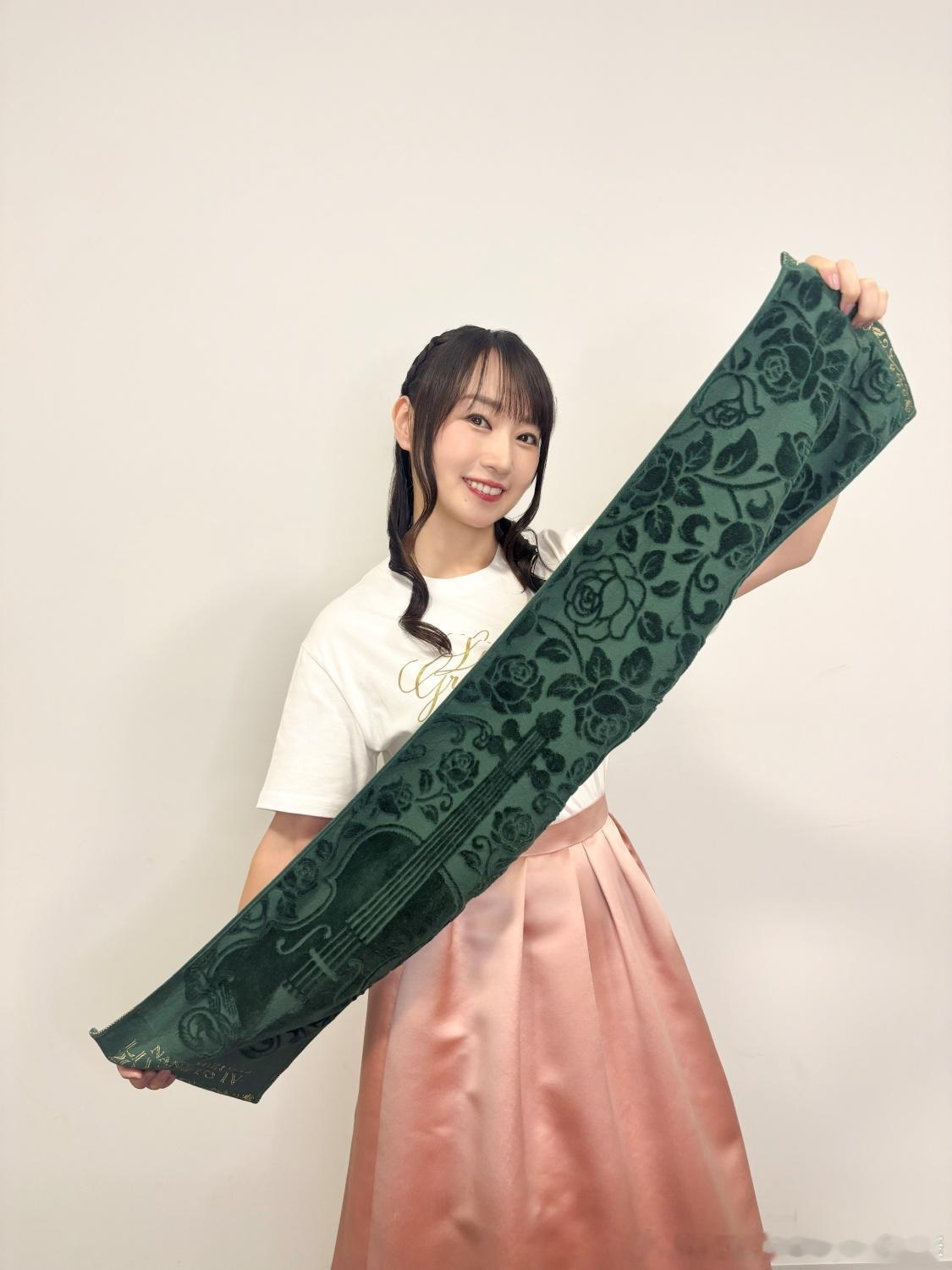 LIVE_GRACE_4 举办倒计时8天！今日周年介绍的照片📸▶长条毛巾水树奈