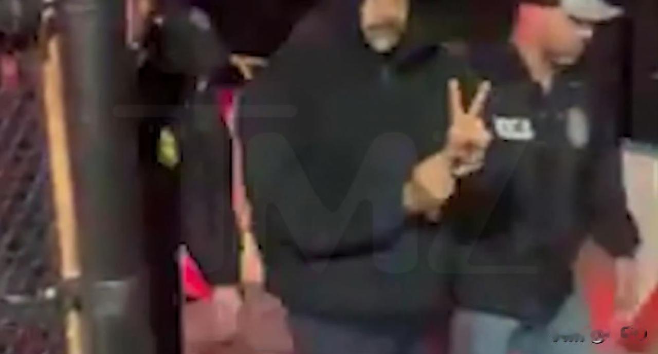 美国著名八卦网站 TMZ 分享的马杜罗照片。