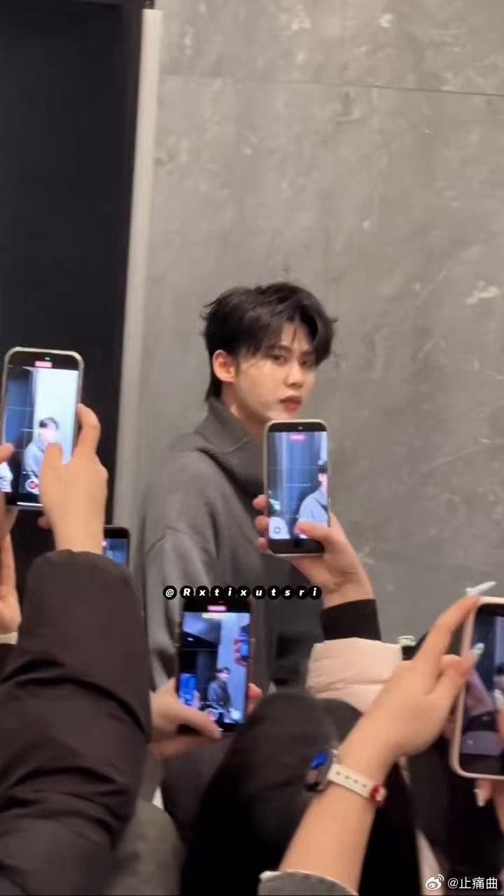 风华合伙人好多帅哥风华合伙人 节目画面里全是亮眼的男嘉宾，清爽帅气，让整个节目看