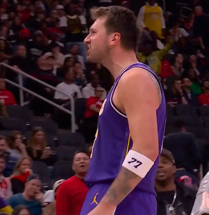 77太牛逼了！湖人