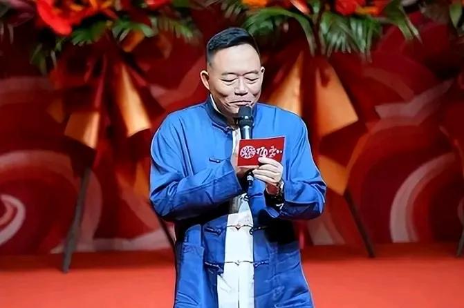 郑好老师，在直播间里，每天都废寝忘食，任劳任怨，没有丝毫的怨言。回答着每位直播间