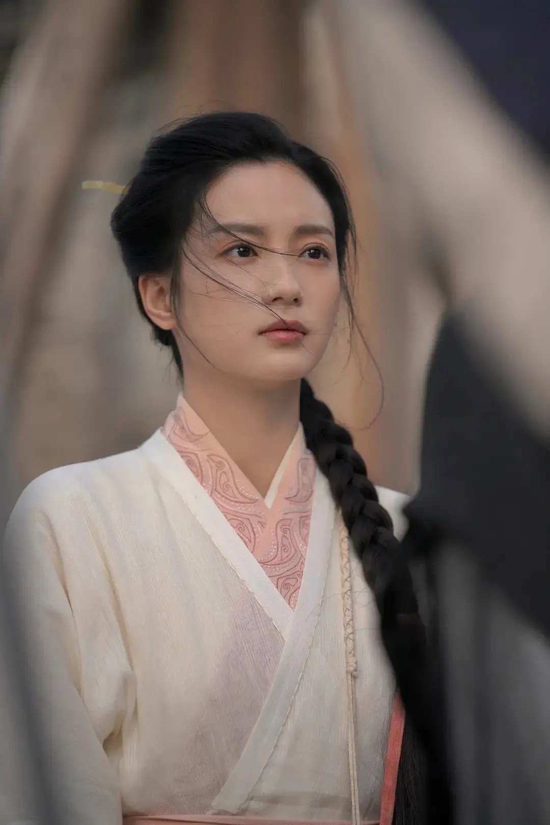 国色芳华张雅钦是不是得罪导演了？这造型造孽啊！！！  