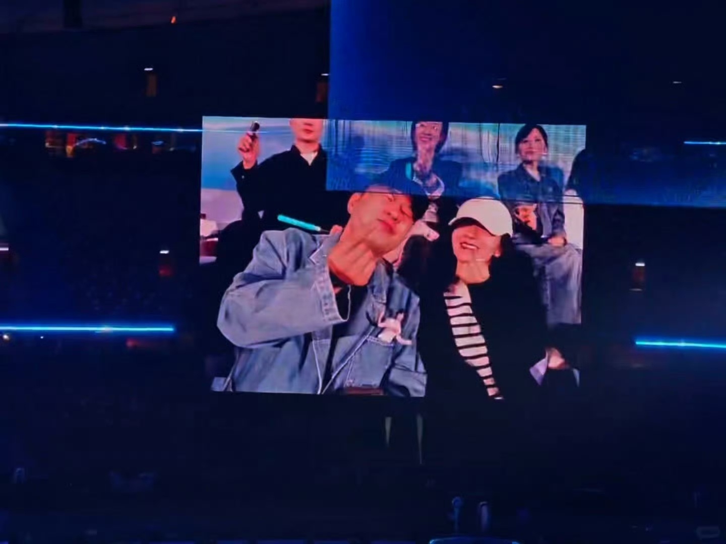 浪姐张杰鸟巢演唱会团建浪姐在张杰鸟巢演唱会团建了！！叶一茜、者来女、万千惠、侯宇