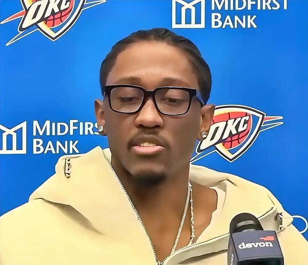 杰威赛后说“我打过总决赛”，然后13投5中输给马刺。
这句话现在听起来，比圣诞夜