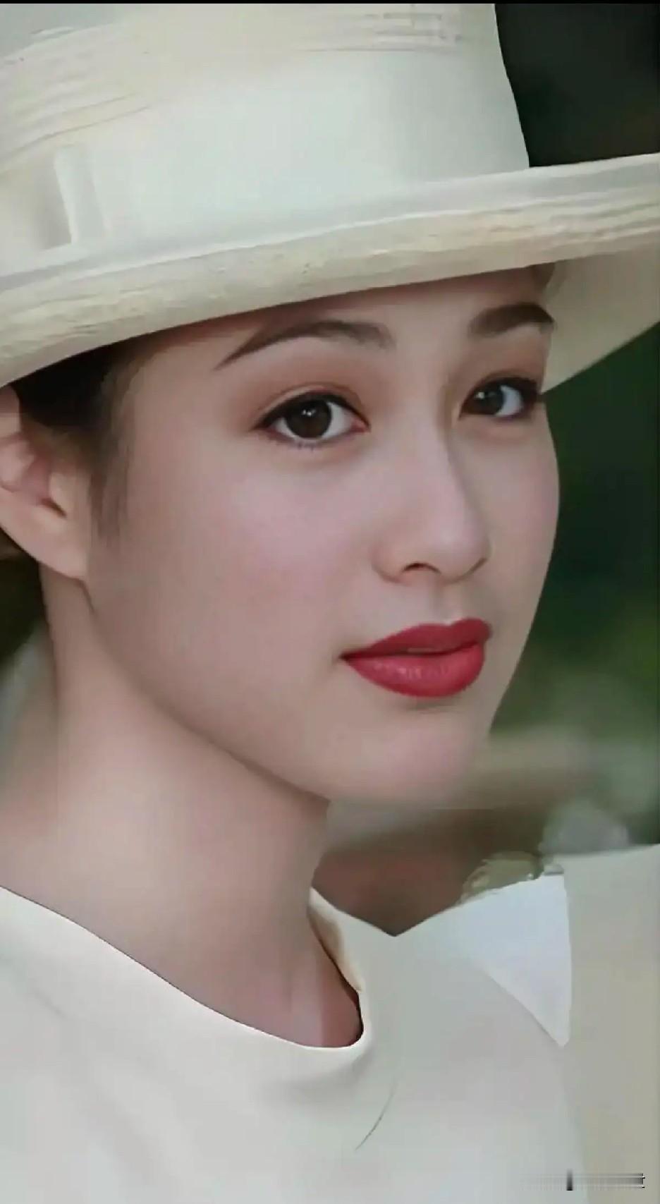 家长的行事作风，会深深影响孩子。钟丽缇女儿再度被曝出负面消息，整个家庭颜面尽失。