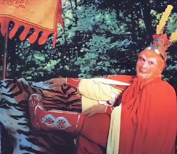 孙悟空的齐天大圣是什么级别？为何众神见他都毕恭毕敬？
 

 
很多人以为“齐天