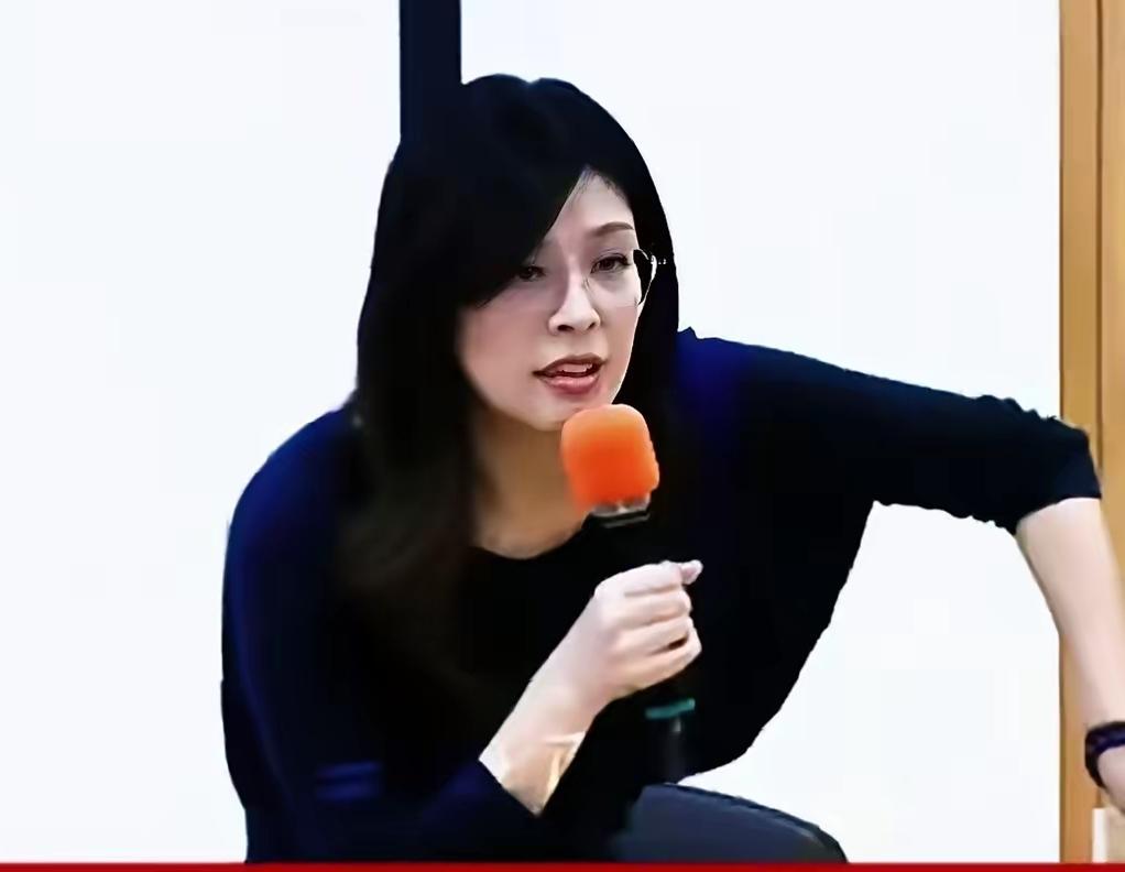 郑丽文可怕的不是他当国民党主席，最可怕的是她的演讲能力。
 
咱先掰扯清楚——政