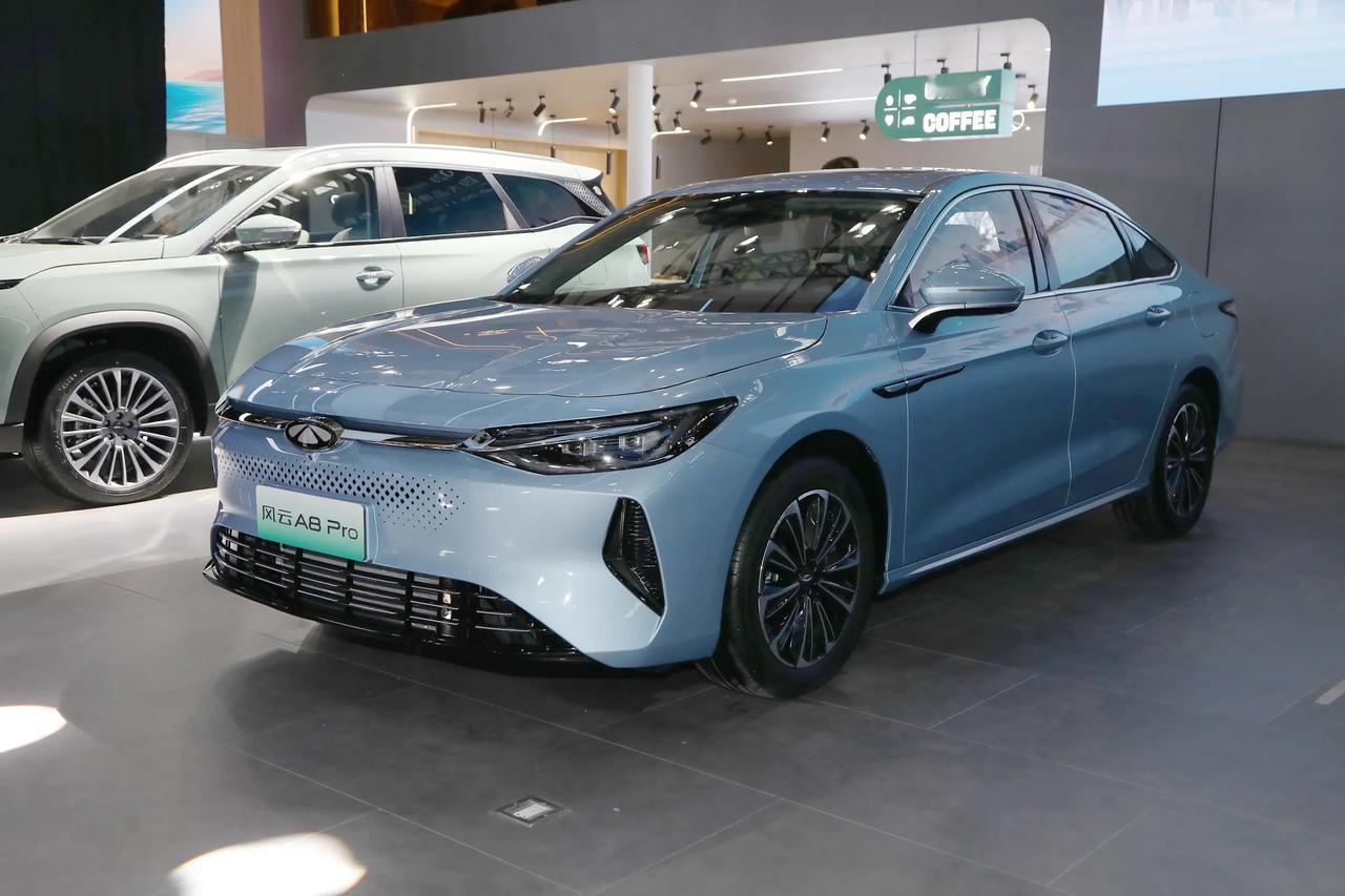 奇瑞风云A8新车型上市！售价7.99万元起，纯电续航70公里


就在刚刚，20