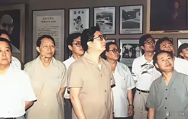 他是清华的才子！

他是实实在在的清华学子，各种能力和水平都很高。

他有儒雅之