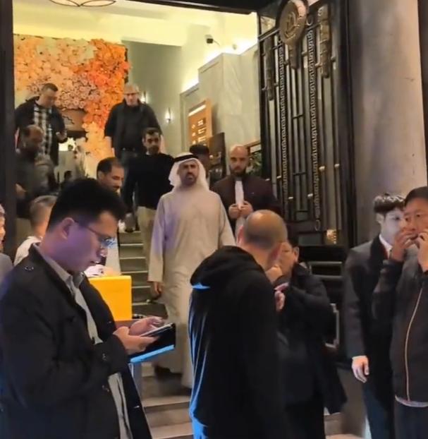 阿联酋亲王打卡上海外滩老派洋房！近日阿联酋亲王在上海出席活动，结束工作后到外滩老