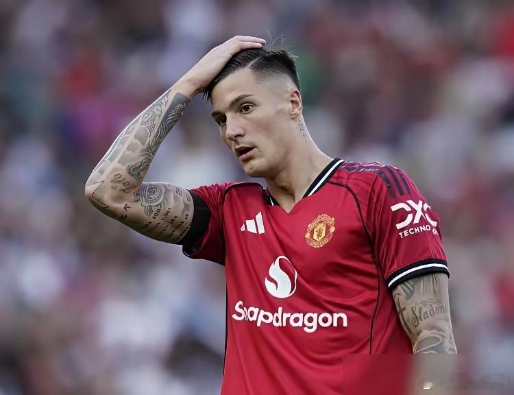 6万周薪，8个进球，曼联放走的人成了心病。就在这个月，足总杯，他又一次攻破了老东