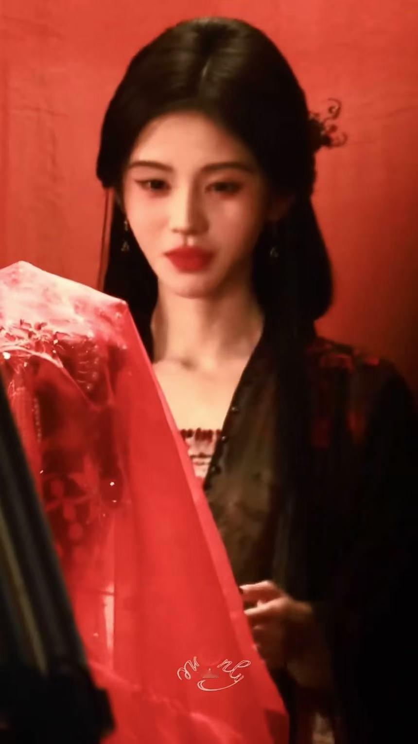 月鳞绮纪大婚戏  鞠婧祎陈都灵曾舜晞打戏路透  鞠婧祎 陈都灵 曾舜晞月鳞绮纪大