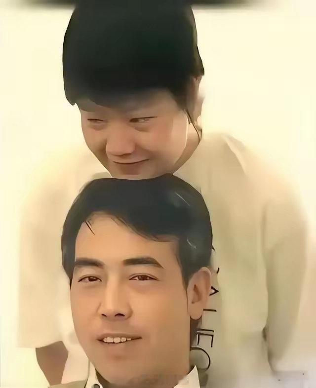 陈凯歌以前把洪晃拍的那么美，一定也深爱过吧？ ​​​