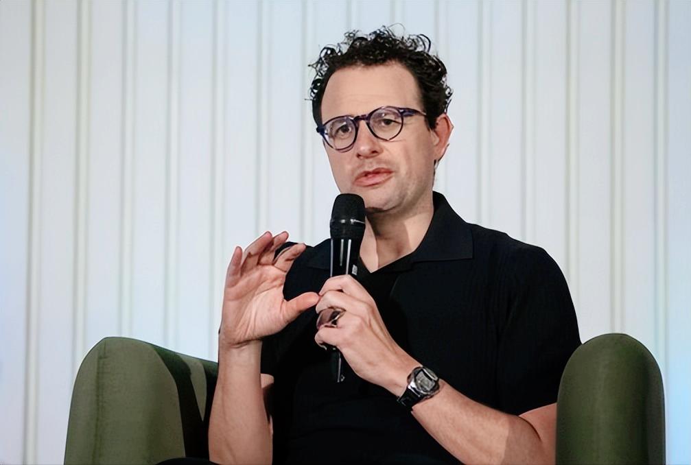 家人们快看新鲜事！美国顶级AI公司直接把五角大楼和特朗普政府告了。
 
就因为不