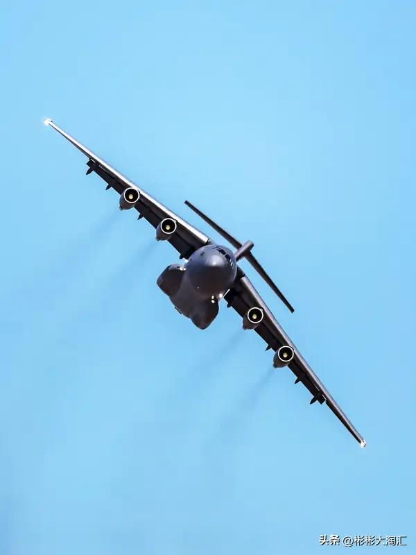 运输机降落不一定非要常规机场。不同运输机情况不同，像美国的C - 17环球霸王I