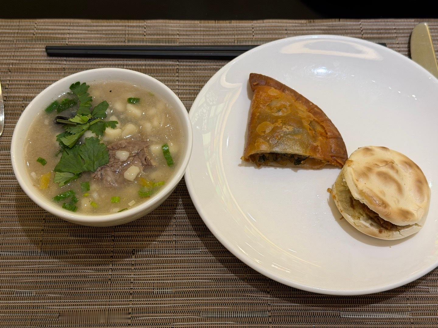 西安不愧是碳水之都，提到西安你最先想到什么美食[馋嘴]  ​​​