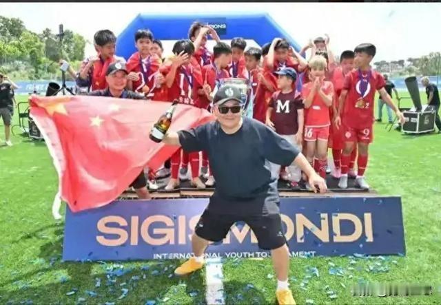 足球
董路的"足球小将"取得过哪些成绩


一、国际赛事冠军（含金量最高）
 