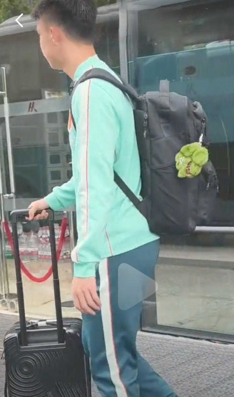 小王这个包挂是个什么呀？