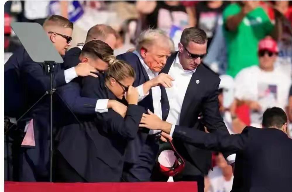 事实证明，特朗普果然是害怕了。这场美伊之间的言语交锋来得又快又猛。
前几天还在社