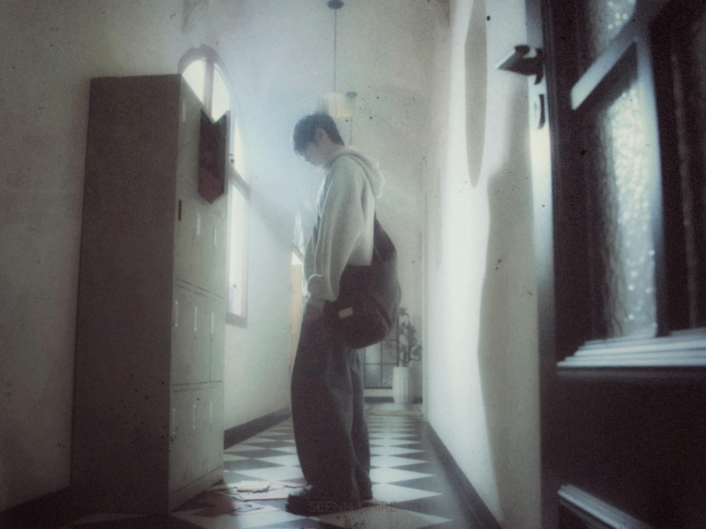 崔雨鑫炽热吸引阴湿疯批赛道杀疯了 人前的谢辛序，是研究所里儒雅自持的高冷教授，一