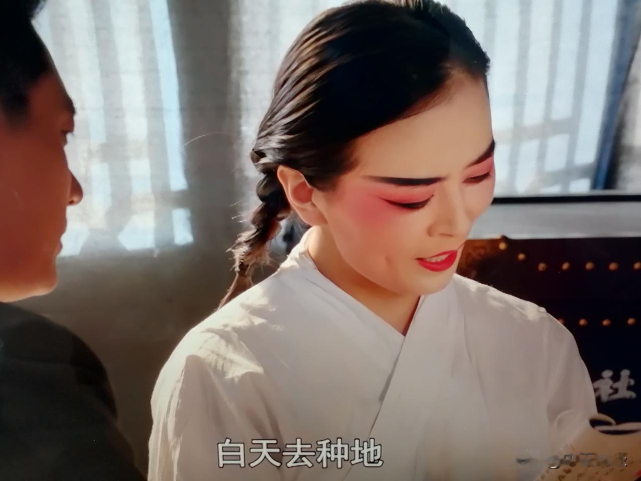 有国才有家，保家卫国，人人有责！
抗美援朝时期，河南著名豫剧演员常香玉，在全国开