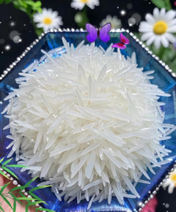 快讯！快讯！
 
泰国总理兼内政部长阿努廷·陈威拉恭突然宣布了。
 
这条消息关