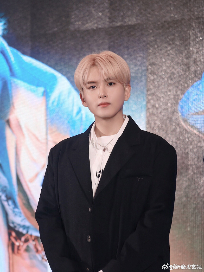 金厉旭就粉丝坠落事故道歉金厉旭发长文道歉 7日，金厉旭就演唱会粉丝坠落事故发长文