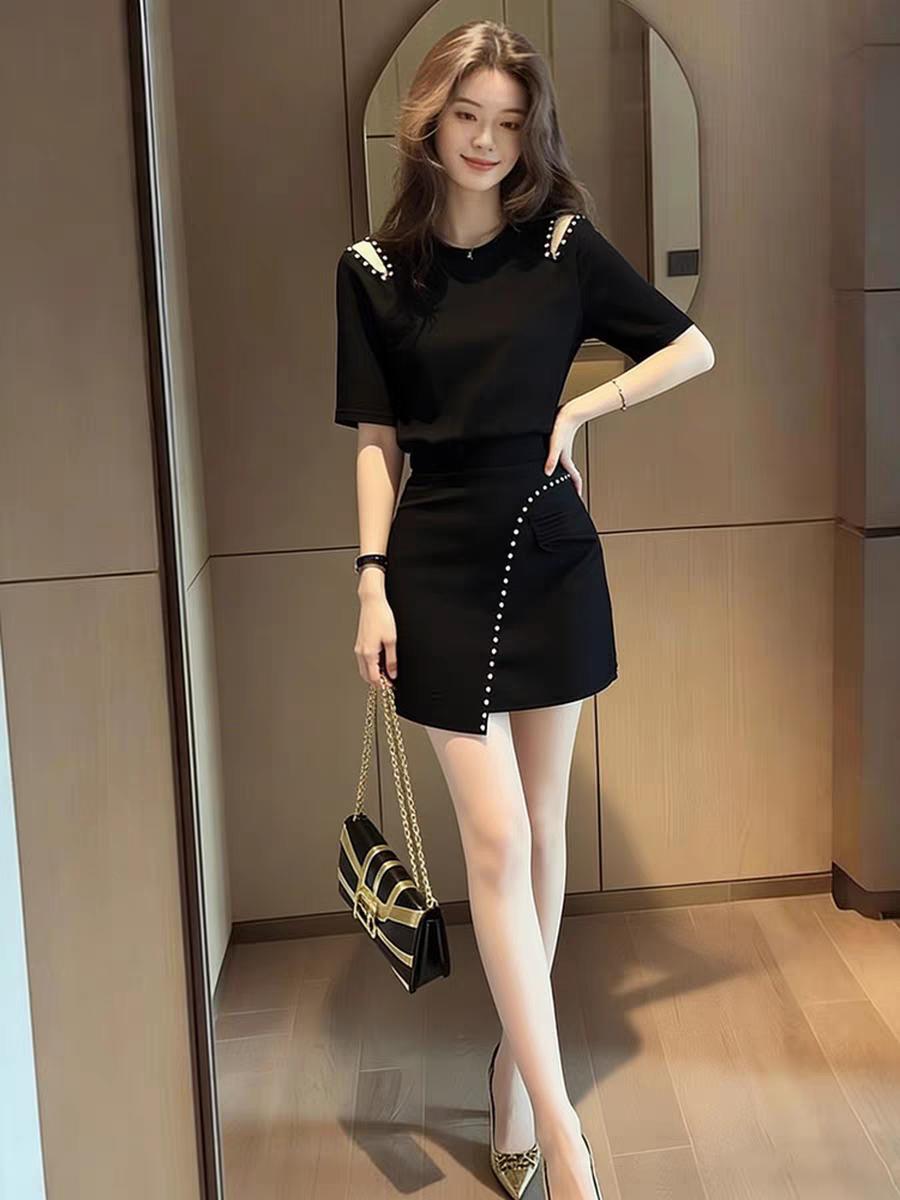 这个世界大家都在防备，都是伤透了心的人，唯有把自己打扮的漂亮时尚，才足够自信！女