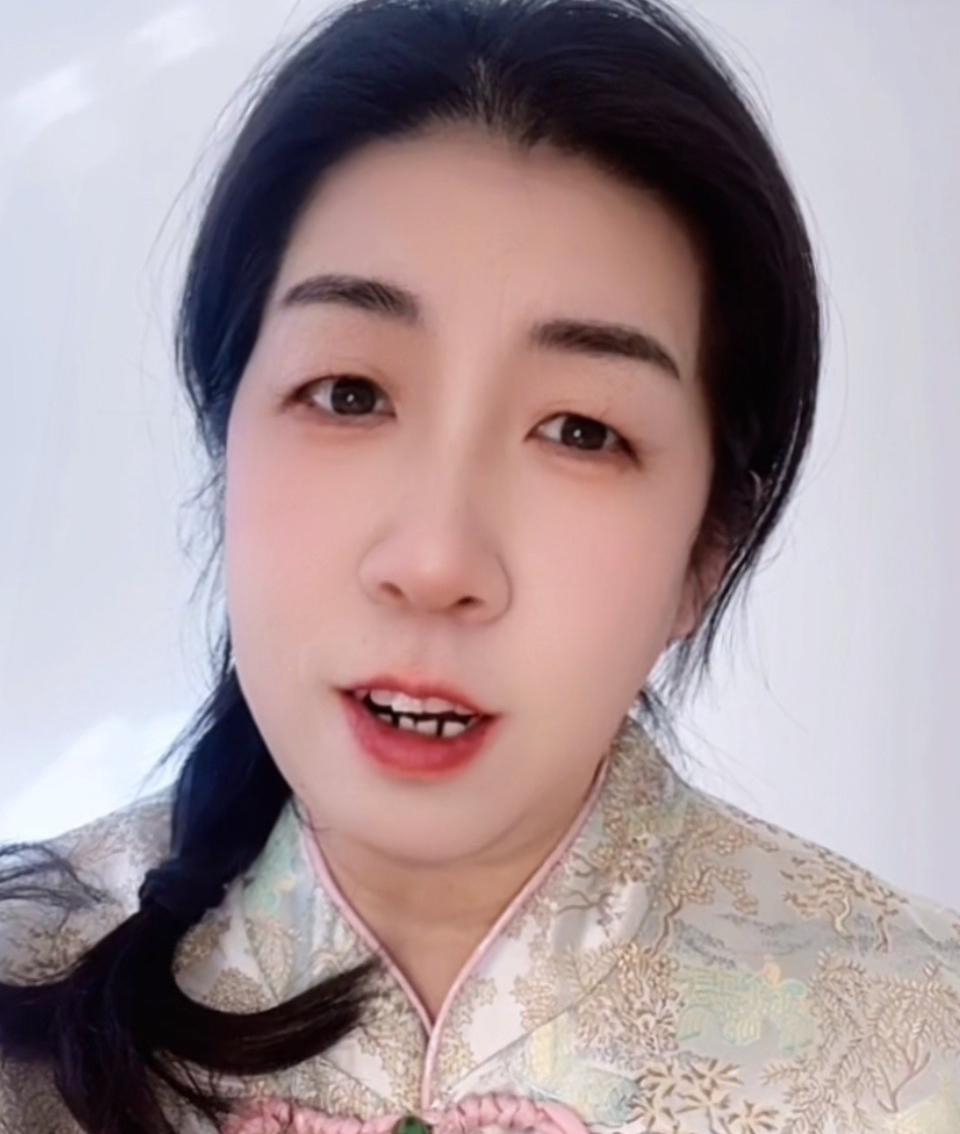 自信就是大大方方的出丑，有人说看你长得那么丑，还拍什么视频，你发出去，你知道多少