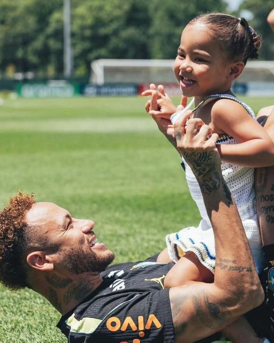 那么美的眼睛以后不要流泪了❤️-NeymarJr 