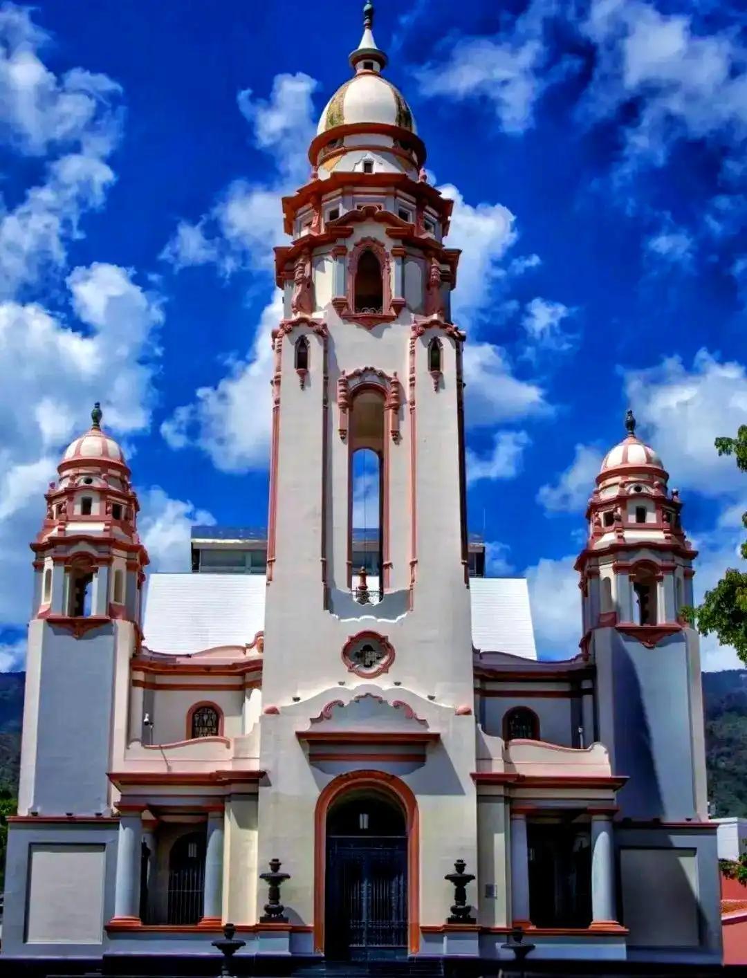 委内瑞拉局势对华人群体的影响主要体现在经济、生活、安全、以及未来发展等多个方面。