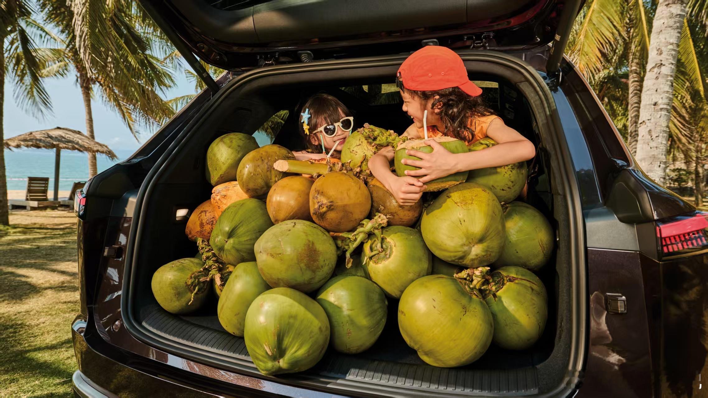 4月21日19:30乐道L90智能焕新发布会乐道L90首位车主沙溢胡可与李斌再度