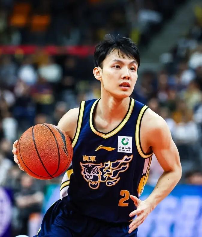 大家发现没，今晚19点35分，CBA季后赛首轮G3，广东男篮将主场对阵广州男篮，