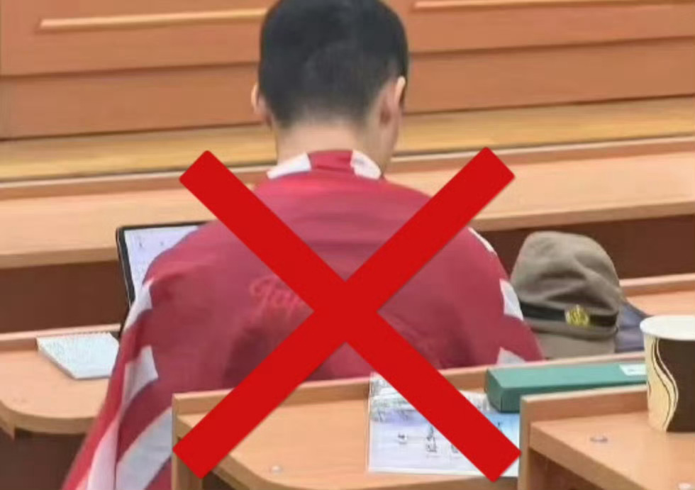 披旭日旗中国留学生已被开除本来前途挺好的，莫斯科国立大学，俄罗斯排名第一的大学，