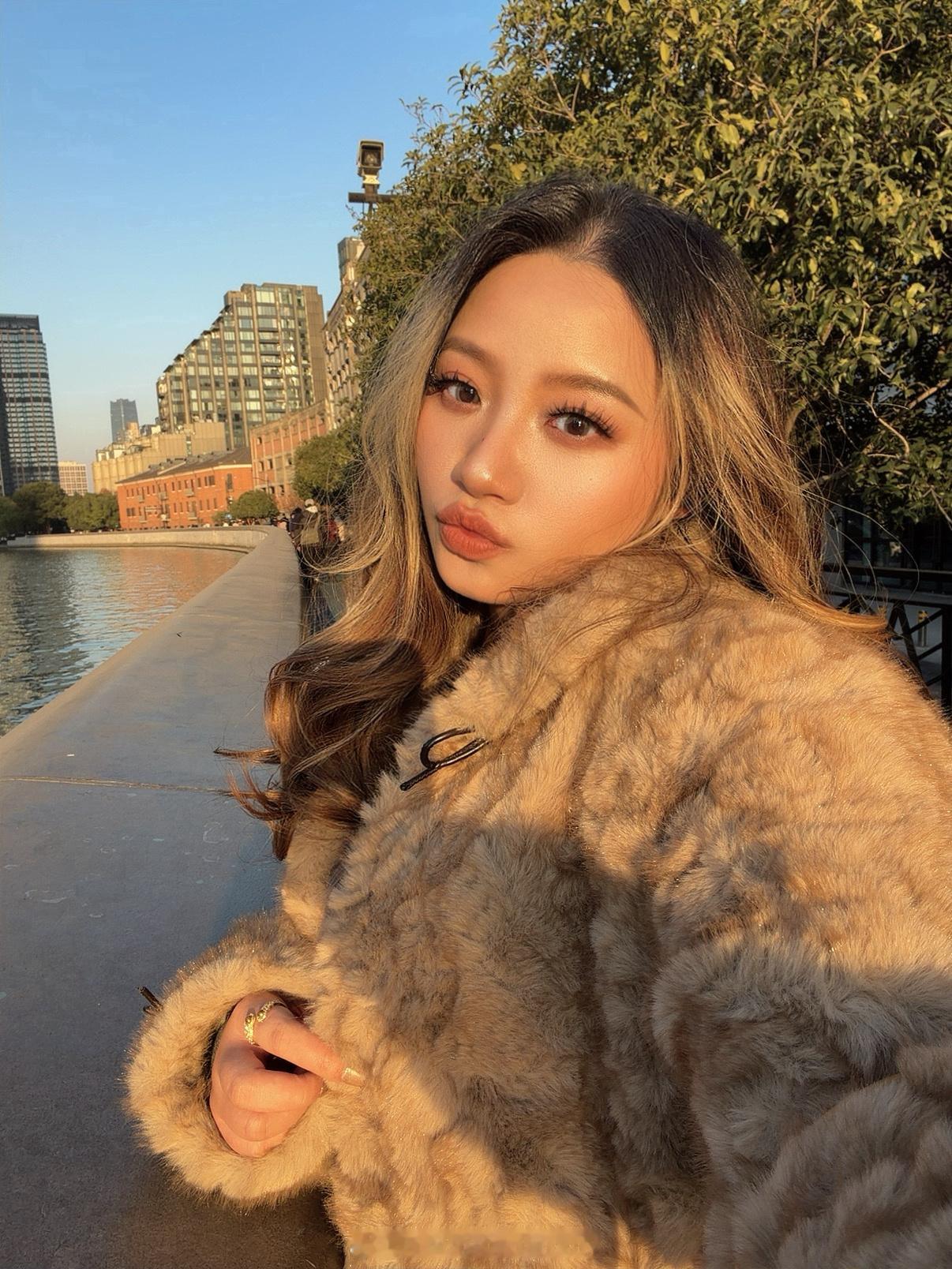 下午四点的阳光真的太绝啦🥰 上海