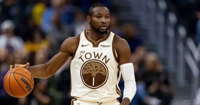 库明加就是个迷一样的人。赛季初进攻不错，状态不好时也能做好防守，至少不乱打。正当