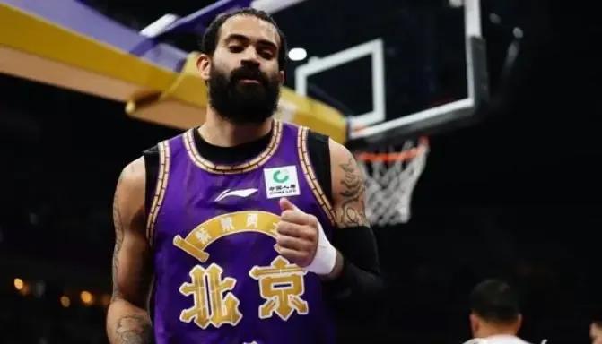 北控男篮竹篮打水一场空！据天天体育报道“赛前得到坏消息：里勒隐匿性骨折，赛季报销