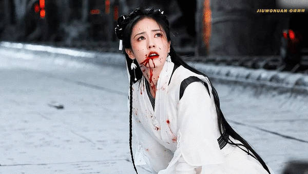 是谁还在怀念战损版黎苏苏，当时真的虐的我心碎#白鹿[超话]# ​​​