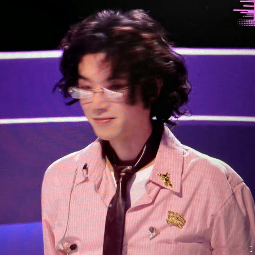 华晨宇 华晨宇卷毛小羊 声鸣远扬直播 卷毛小羊华晨宇萌度超标！软乎乎的卷发，试问