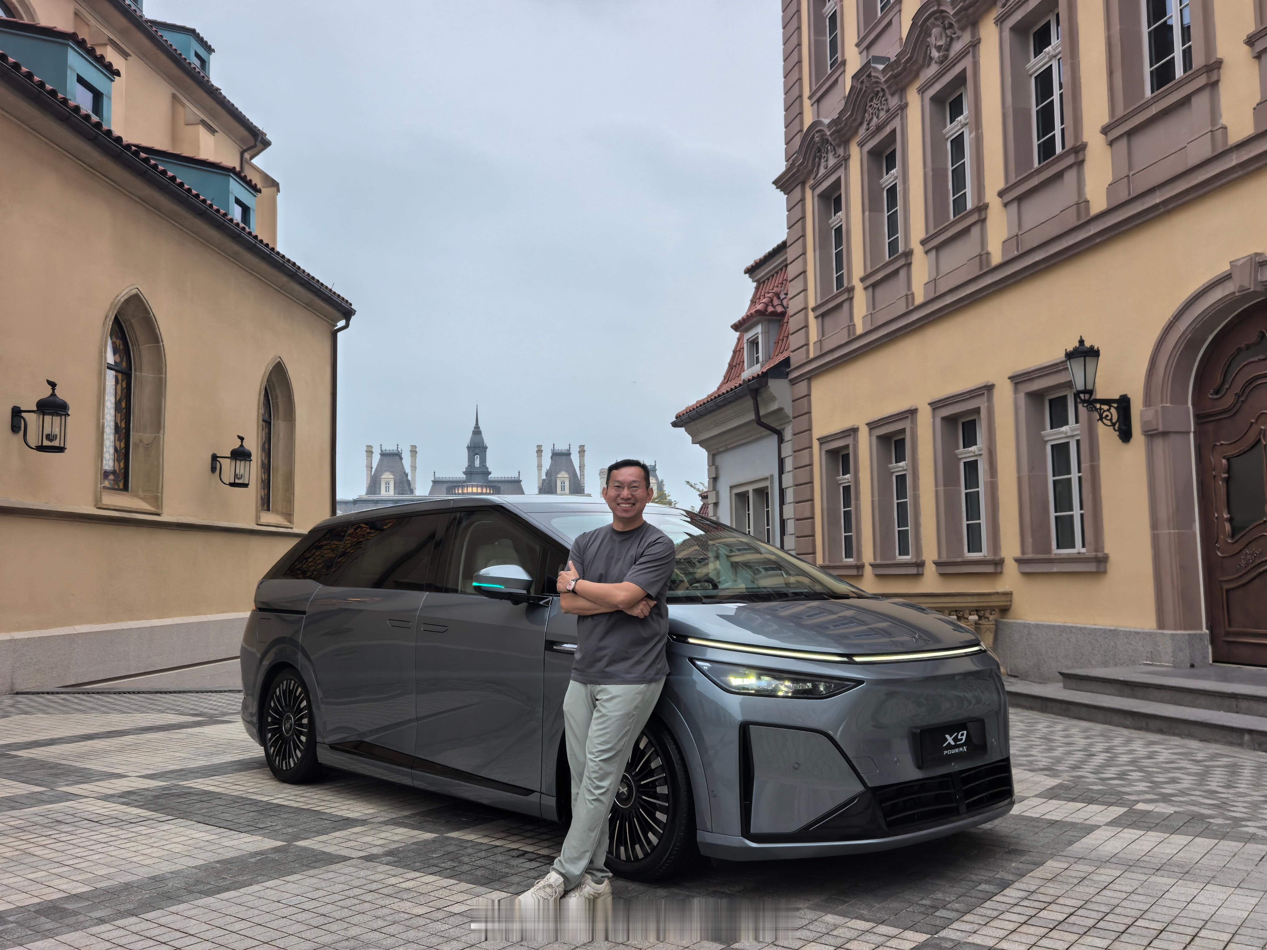 今天去华为松山湖基地参观和上了一节小鹏X9超级增程的课，这地方靓到有点出了趟国的