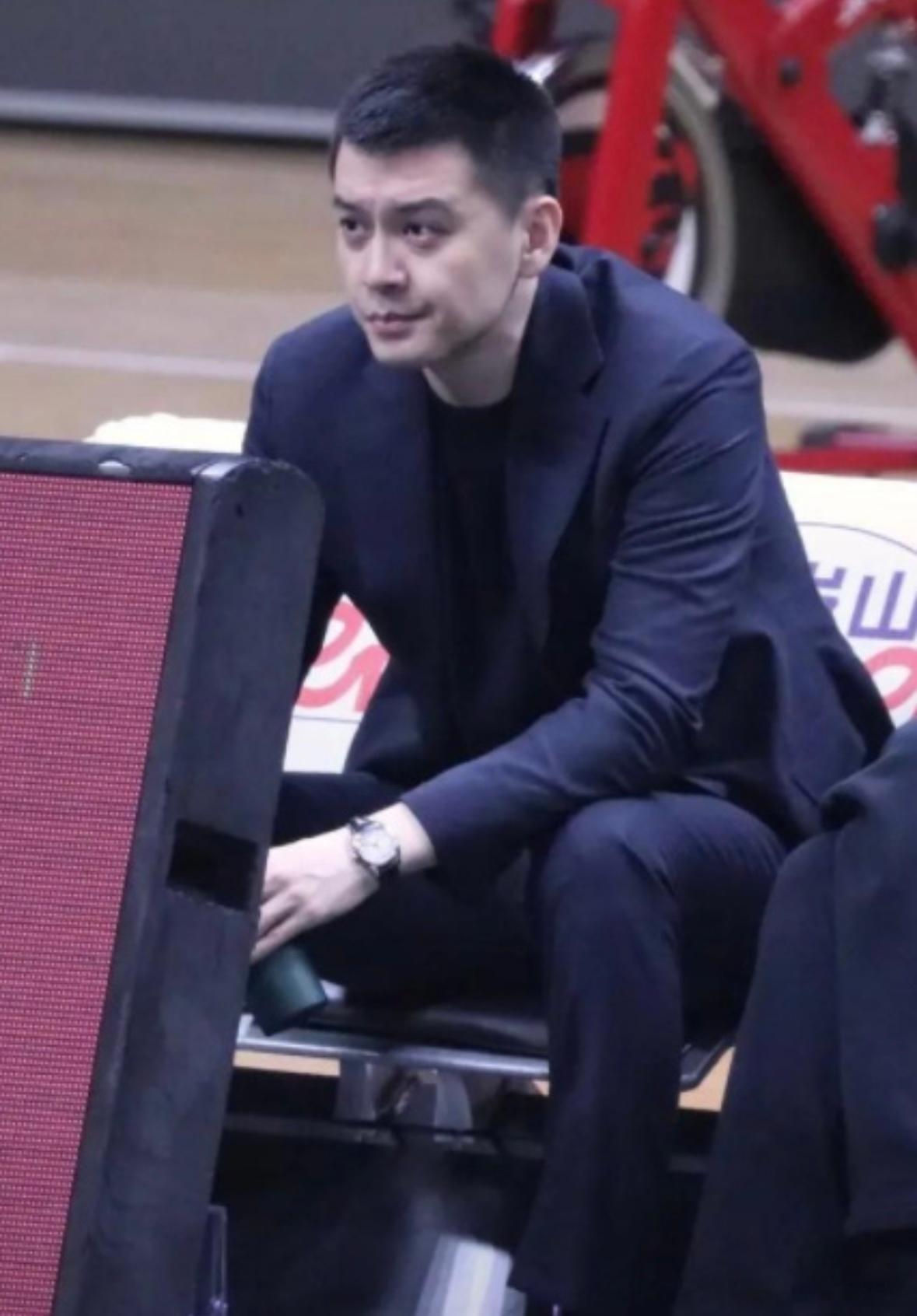 辽宁男篮官宣，杨鸣辞职！杨鸣辞职，辽篮球迷彻底寒心！坐拥郭士强留下的冠军班底拿下