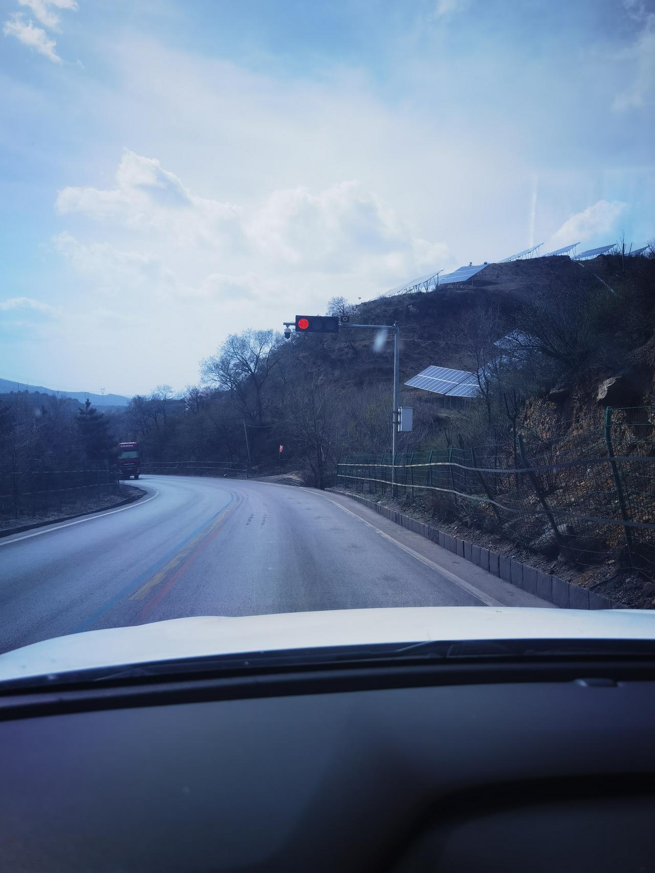 奇怪之事，确实奇怪。
以前听说过，但却从来没见过。
今天很幸运，能遇到，而且还两