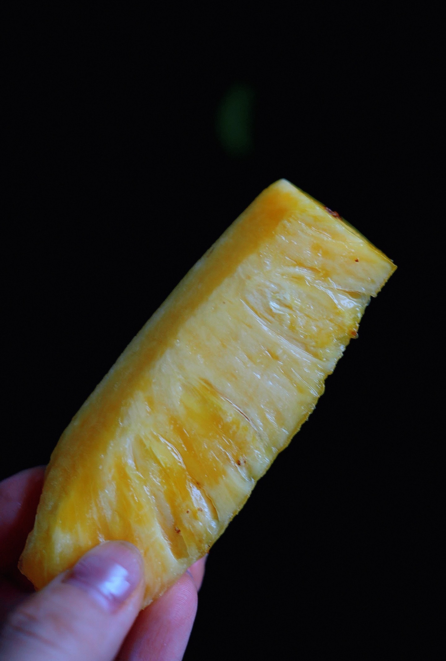 广东人其实夏天也不会特意去吃🍍因为阿妈都会讲，湿热呀，唔好吃甘多所以我很少主动